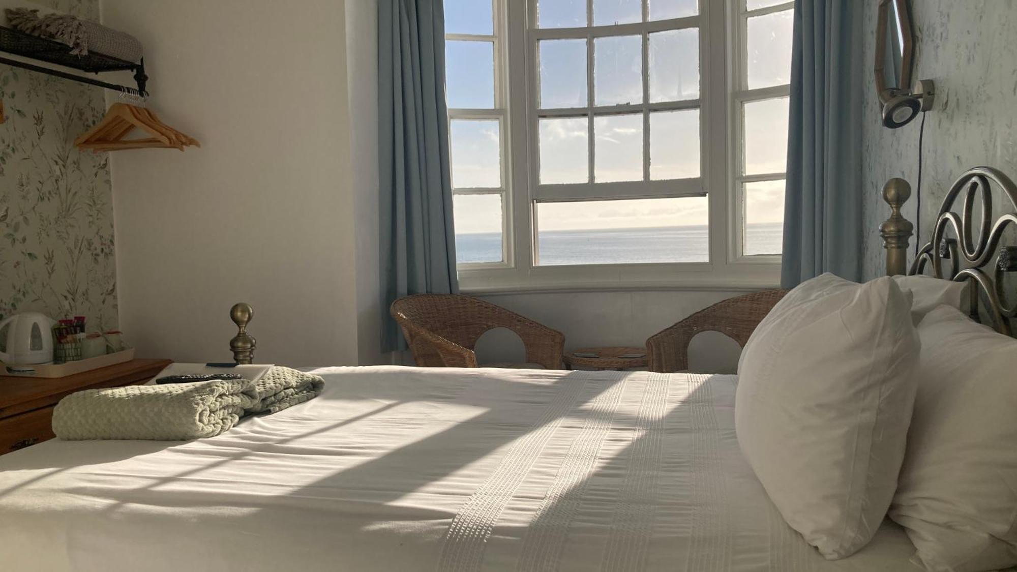 Whitecliff Guest House ウェーマス エクステリア 写真
