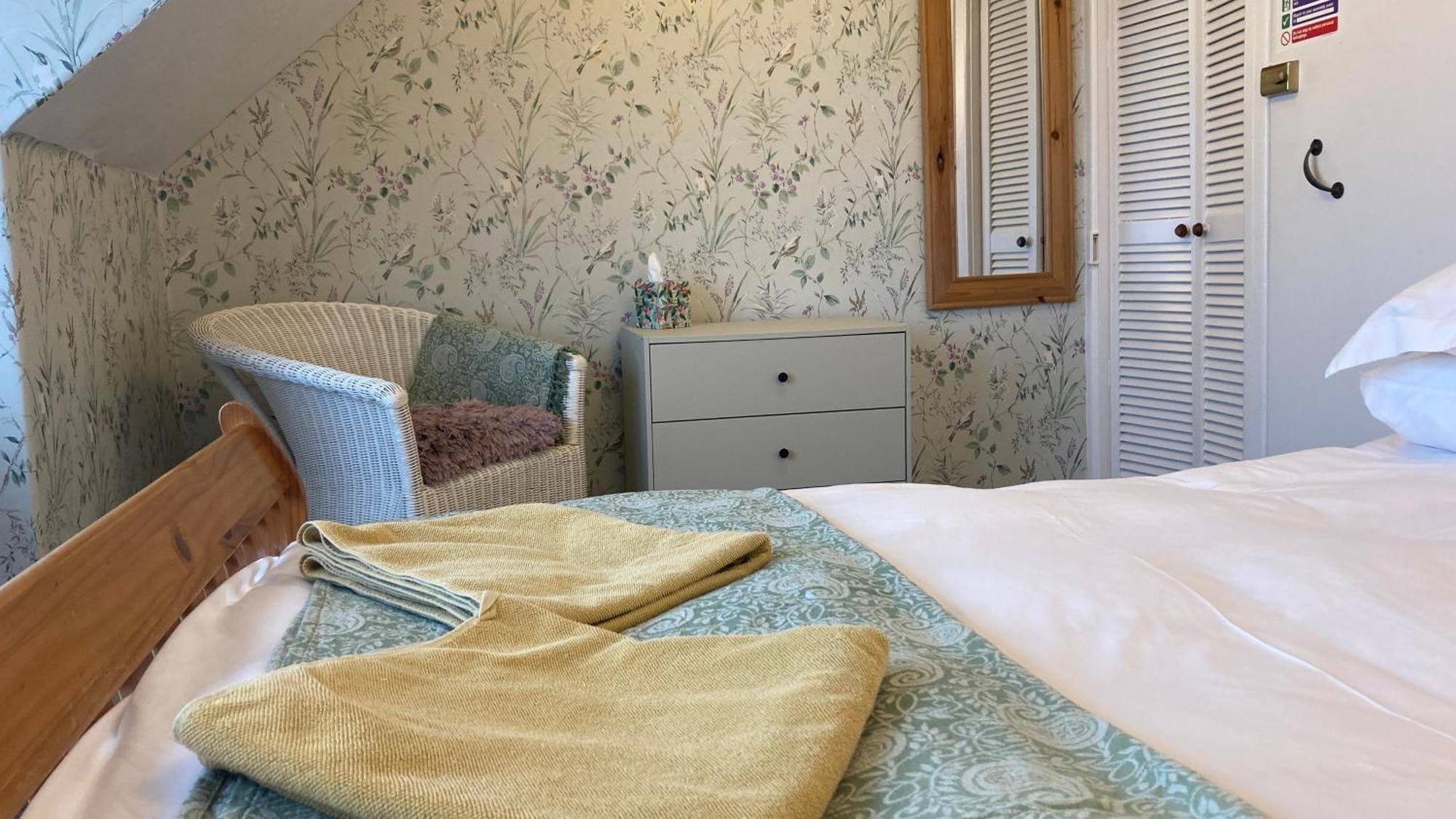 Whitecliff Guest House ウェーマス エクステリア 写真