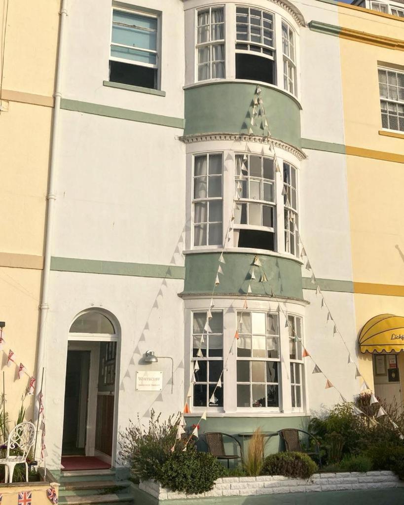 Whitecliff Guest House ウェーマス エクステリア 写真